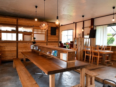 7ヵ月かけてご夫婦で改装した店内